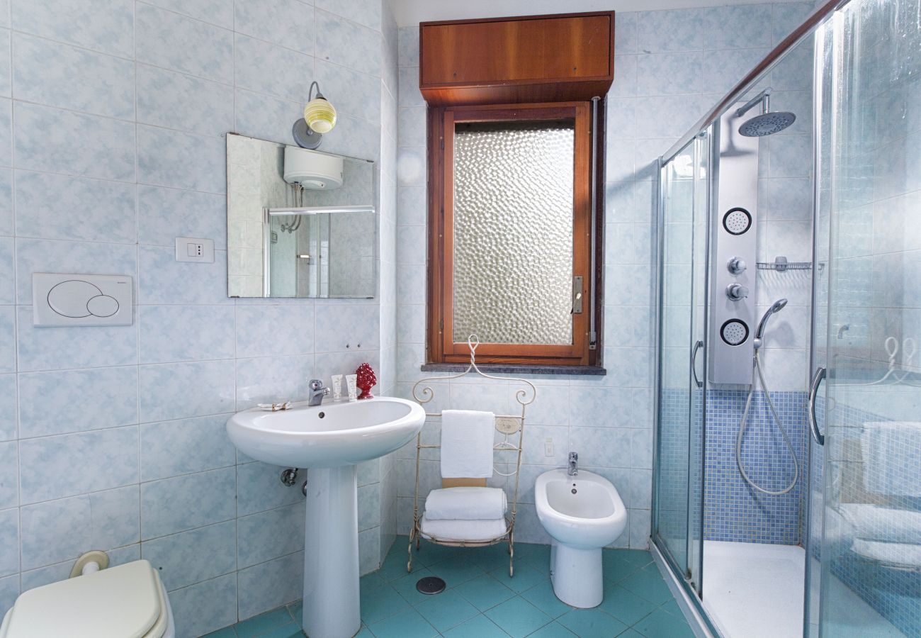 Apartment in Sorrento - AMORE RENTALS - Appartamento Annarita with Balcony and Air Conditioning