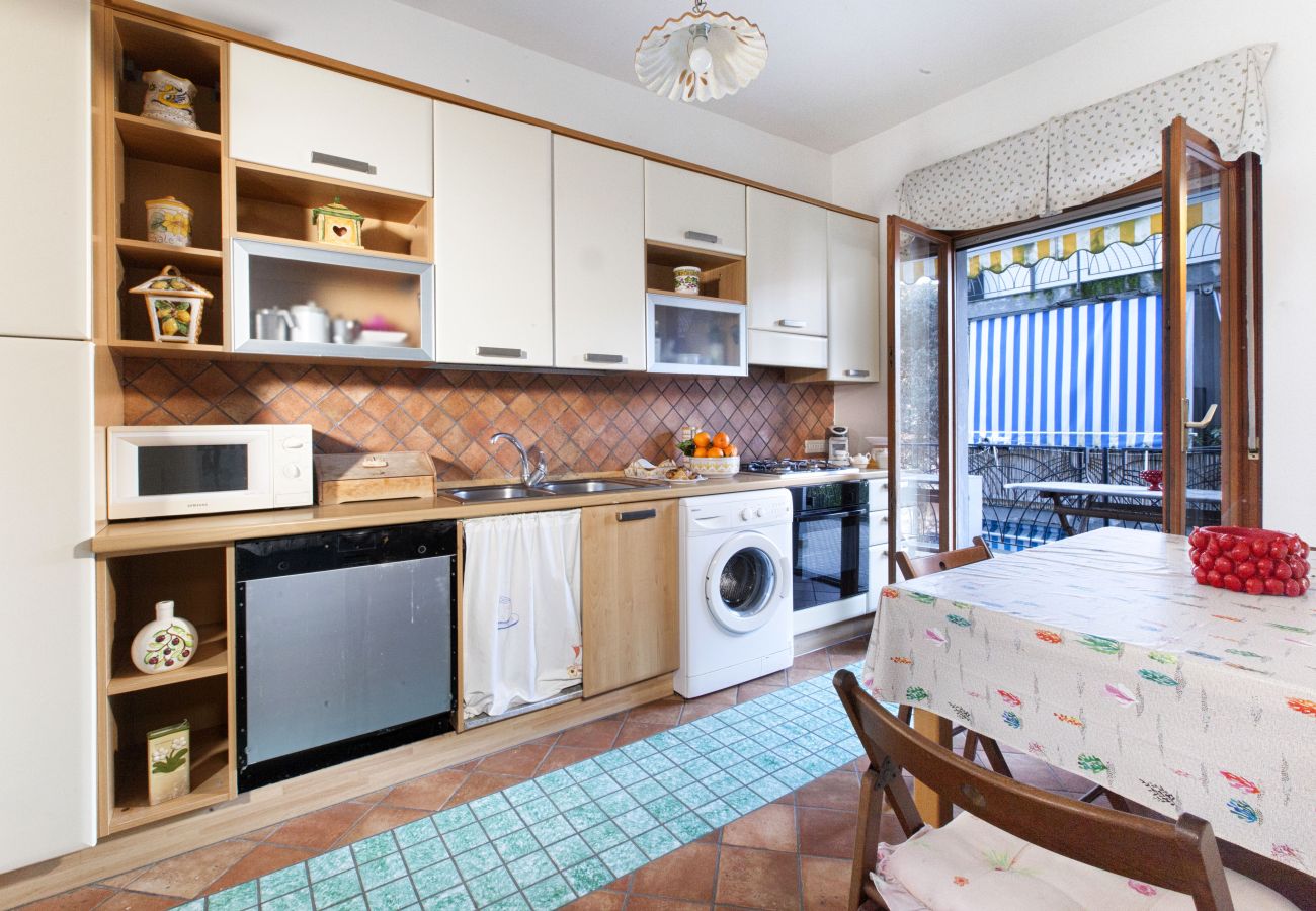 Apartment in Sorrento - AMORE RENTALS - Appartamento Annarita with Balcony and Air Conditioning