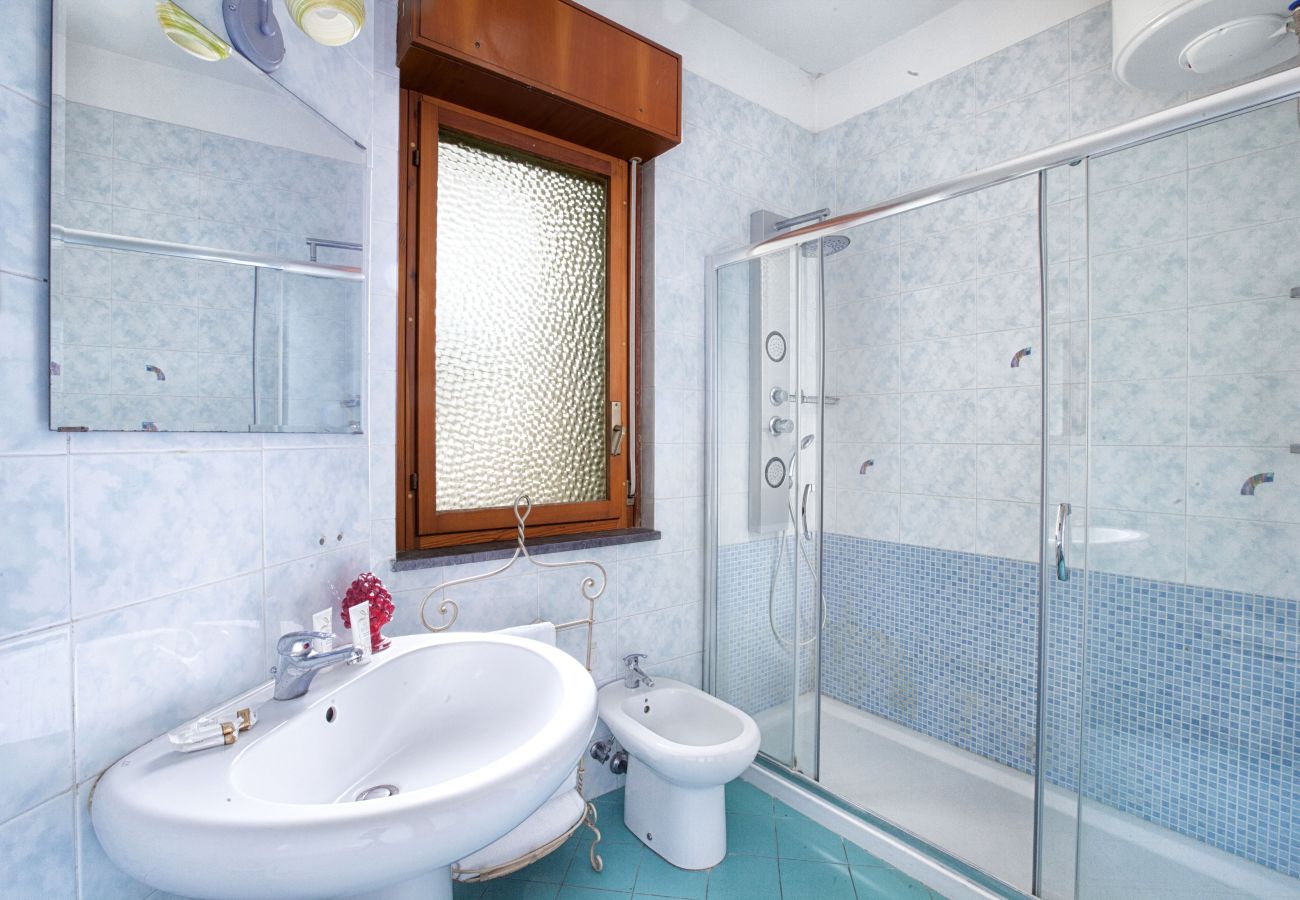 Apartment in Sorrento - AMORE RENTALS - Appartamento Annarita with Balcony and Air Conditioning