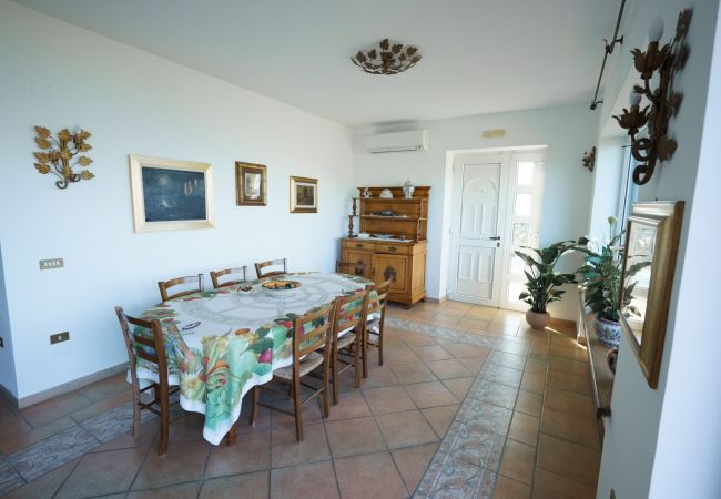 Villa in Sorrento - AMORE RENTALS - Villa Savoia with Sea View and Garden