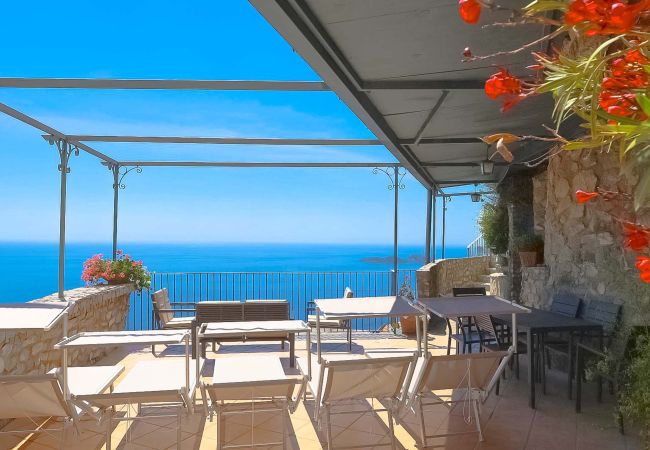 House in Positano - AMORE RENTALS - Villa Vanessa with Private Pool and Sea View House in Positano - AMORE RENTALS - Villa Vanessa with Private Pool and Sea View