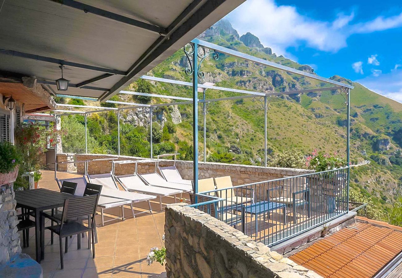 House in Positano - AMORE RENTALS - Villa Vanessa with Private Pool and Sea View