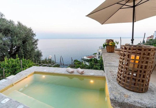 Villa/Dettached house in Amalfi - AMORE RENTALS - Villa Margherita with Sea View and Swimming Pool