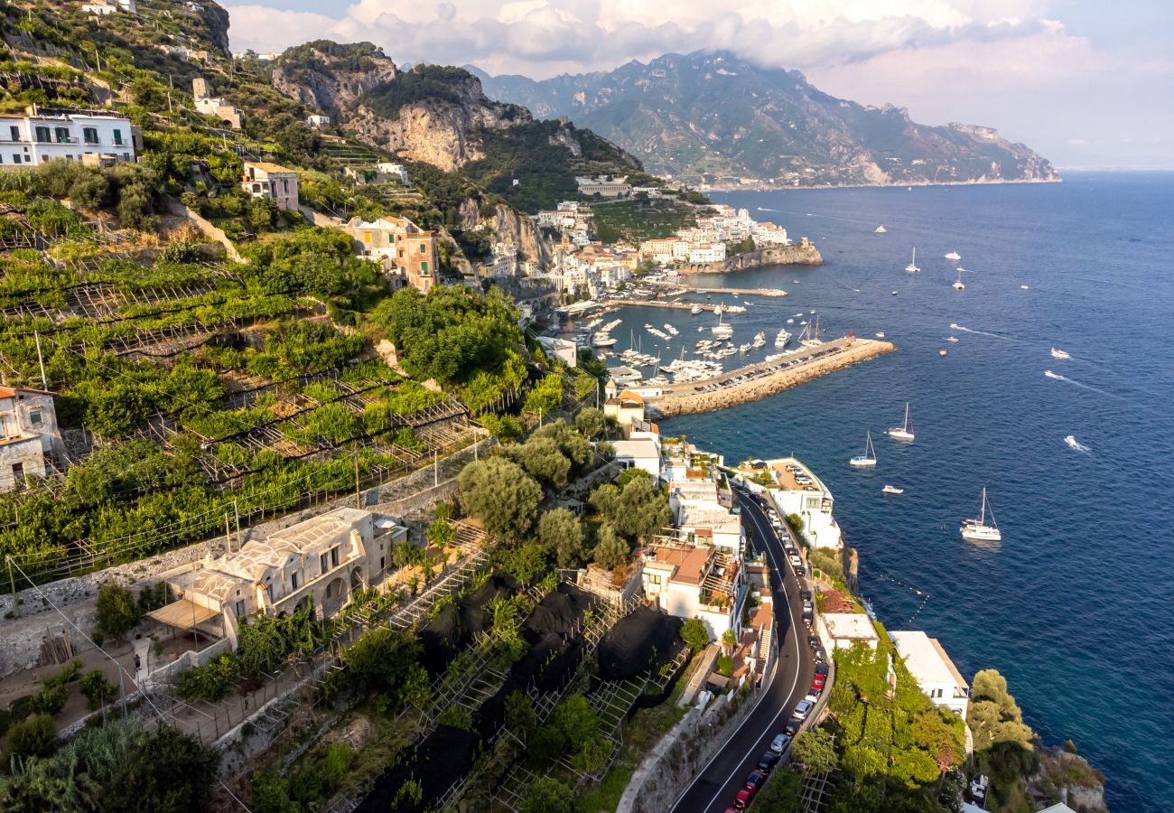 Villa in Amalfi - AMORE RENTALS - Villa Margherita with Sea View and Swimming Pool