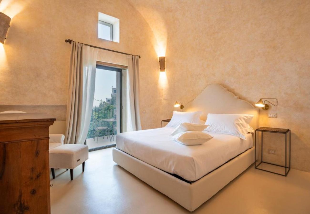 Villa in Amalfi - AMORE RENTALS - Villa Margherita with Sea View and Swimming Pool
