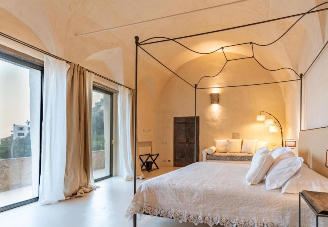 Villa in Amalfi - AMORE RENTALS - Villa Margherita with Sea View and Swimming Pool