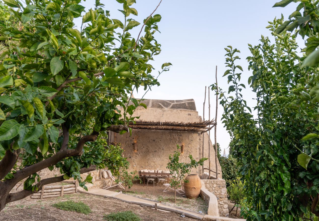 Villa in Amalfi - AMORE RENTALS - Villa Margherita with Sea View and Swimming Pool