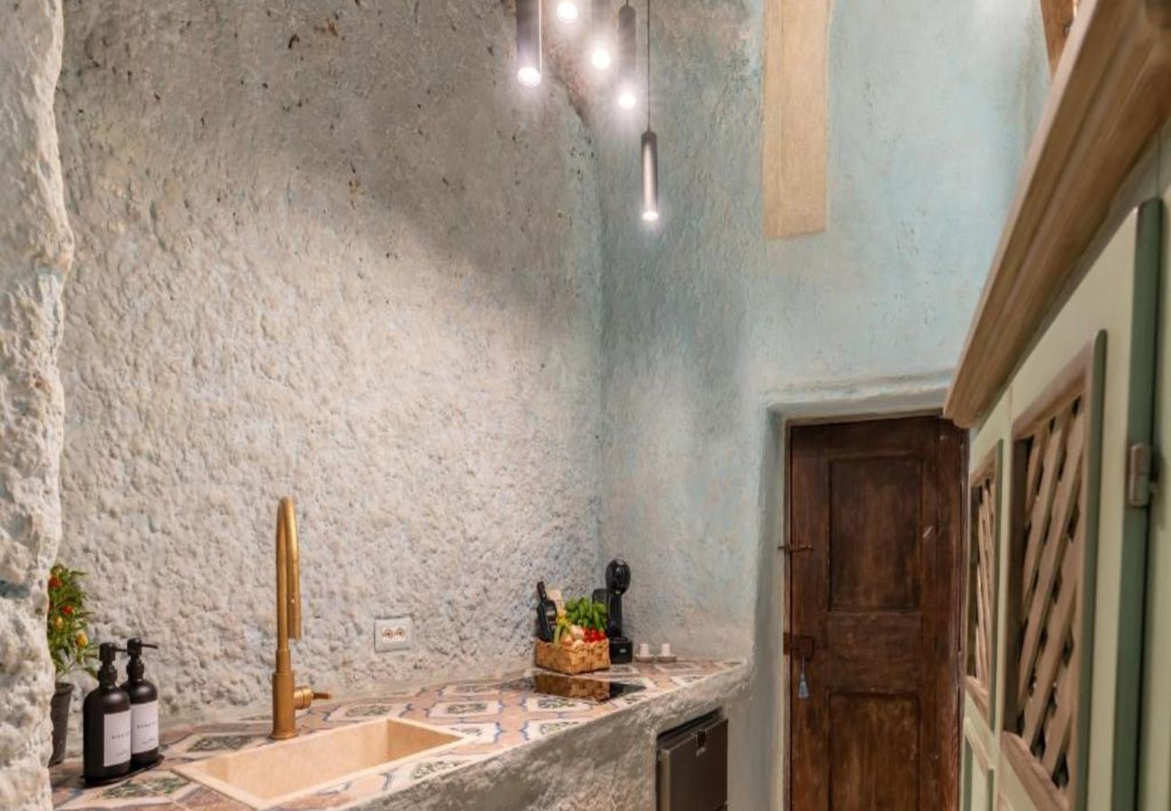 Villa in Amalfi - AMORE RENTALS - Villa Margherita with Sea View and Swimming Pool