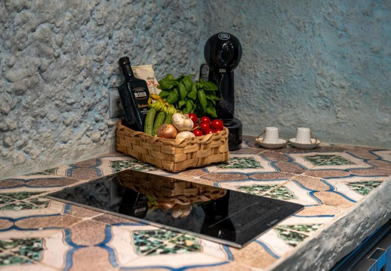 Villa in Amalfi - AMORE RENTALS - Villa Margherita with Sea View and Swimming Pool