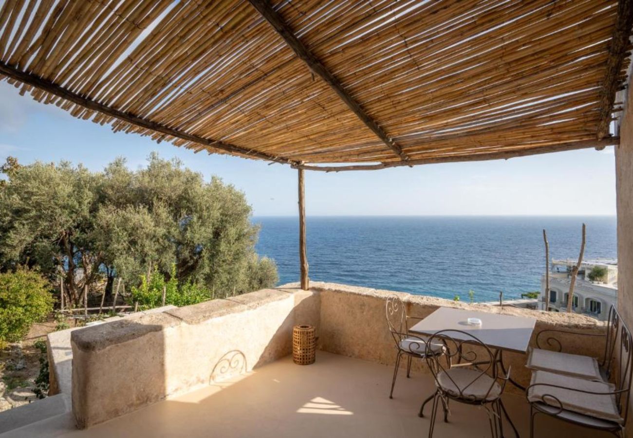 Villa in Amalfi - AMORE RENTALS - Villa Margherita with Sea View and Swimming Pool