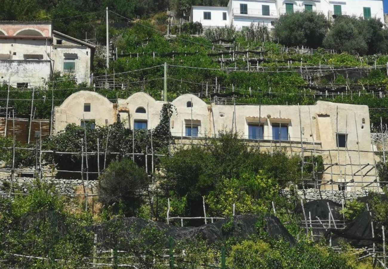 Villa in Amalfi - AMORE RENTALS - Villa Margherita with Sea View and Swimming Pool