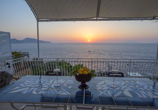 Villa in Massa Lubrense - AMORE RENTALS - Villa Domus Franca with Shared Swimming Pool by the Sea Villa in Massa Lubrense - AMORE RENTALS - Villa Domus Franca with Shared Swimming Pool by the Sea