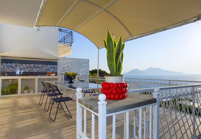 Villa in Massa Lubrense - AMORE RENTALS - Villa Domus Franca with Shared Swimming Pool by the Sea