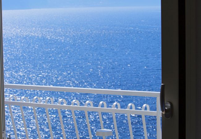 Villa in Massa Lubrense - AMORE RENTALS - Villa Domus Franca with Shared Swimming Pool by the Sea Villa in Massa Lubrense - AMORE RENTALS - Villa Domus Franca with Shared Swimming Pool by the Sea