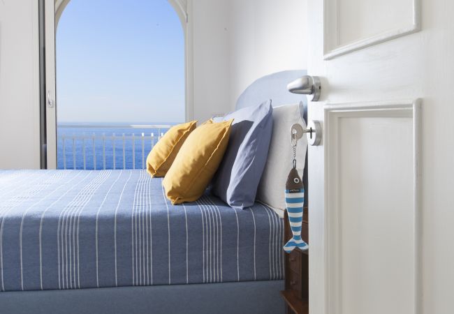 Villa in Massa Lubrense - AMORE RENTALS - Villa Domus Franca with Shared Swimming Pool by the Sea Villa in Massa Lubrense - AMORE RENTALS - Villa Domus Franca with Shared Swimming Pool by the Sea