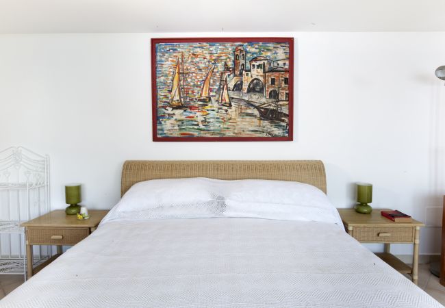 Villa in Massa Lubrense - AMORE RENTALS - Villa Domus Franca with Shared Swimming Pool by the Sea Villa in Massa Lubrense - AMORE RENTALS - Villa Domus Franca with Shared Swimming Pool by the Sea