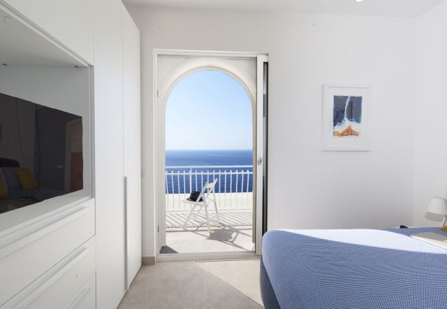 Villa in Massa Lubrense - AMORE RENTALS - Villa Domus Franca with Shared Swimming Pool by the Sea Villa in Massa Lubrense - AMORE RENTALS - Villa Domus Franca with Shared Swimming Pool by the Sea