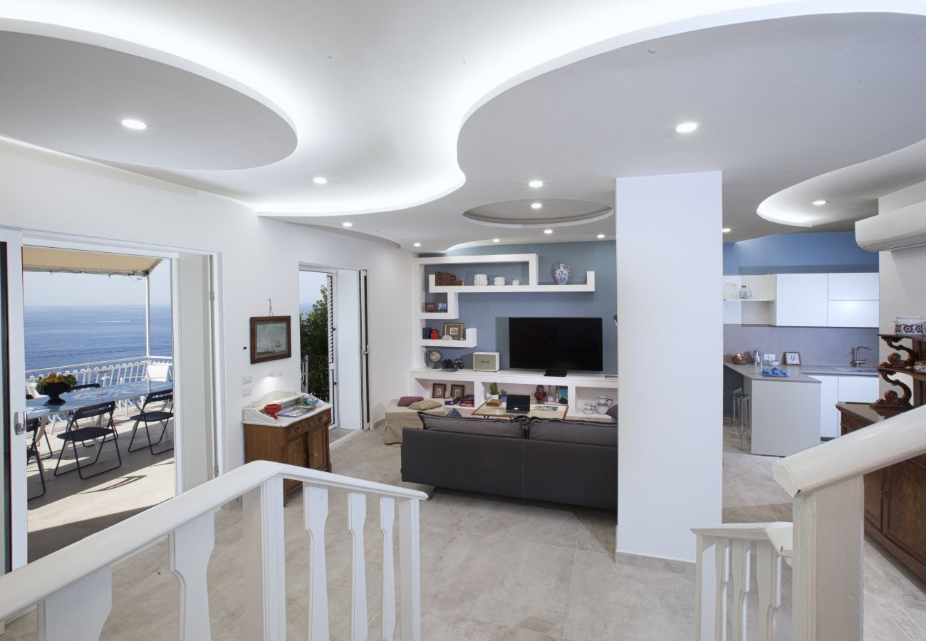 Villa in Massa Lubrense - AMORE RENTALS - Villa Domus Franca with Seafront Shared Pool