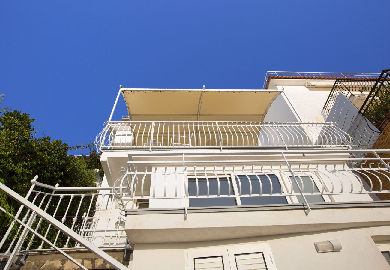 Villa in Massa Lubrense - AMORE RENTALS - Villa Domus Franca with Seafront Shared Pool