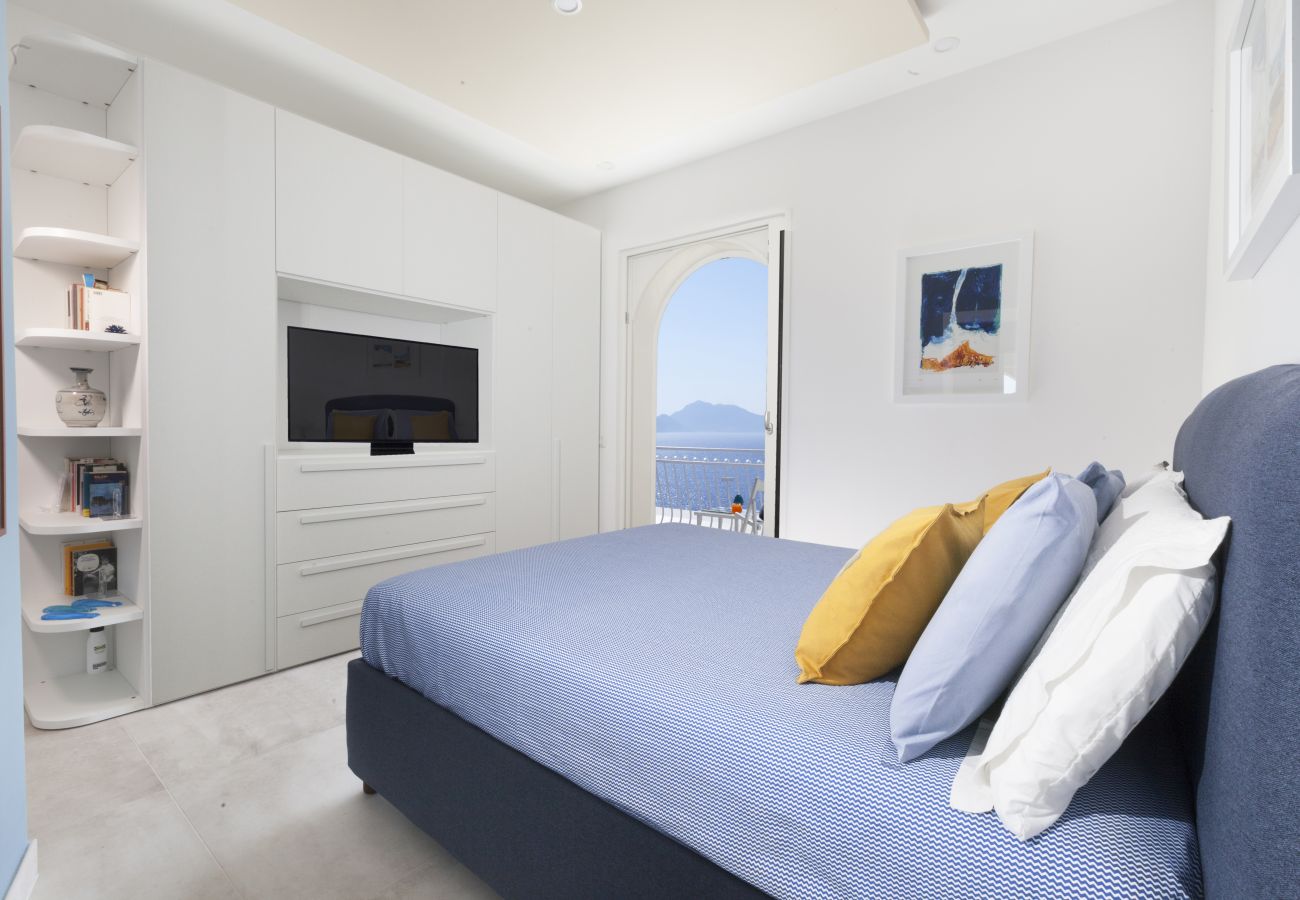 Villa in Massa Lubrense - AMORE RENTALS - Villa Domus Franca with Seafront Shared Pool