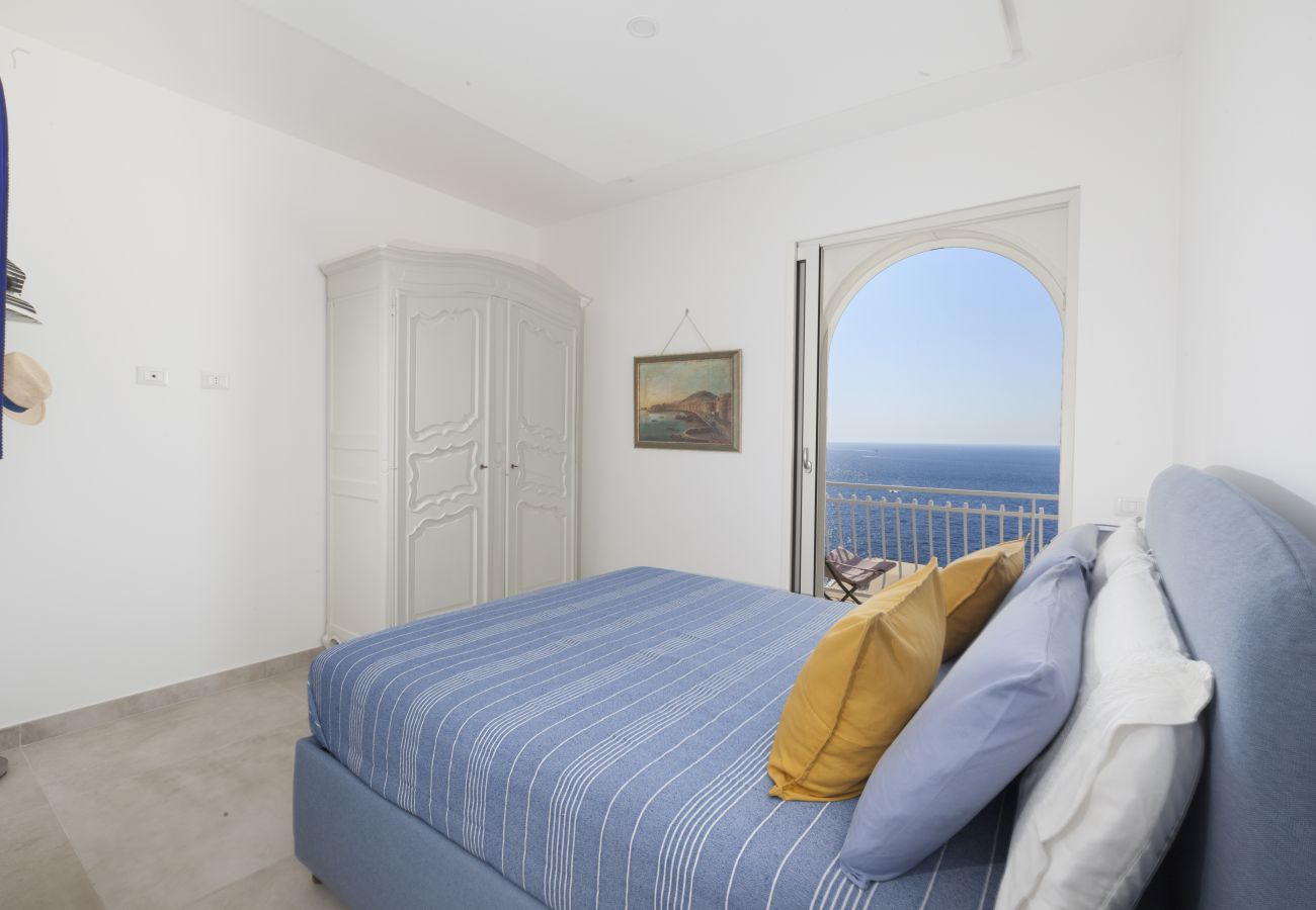 Villa in Massa Lubrense - AMORE RENTALS - Villa Domus Franca with Seafront Shared Pool