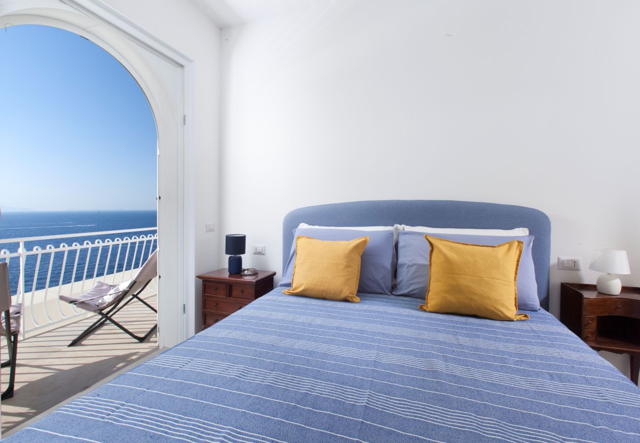 Villa in Massa Lubrense - AMORE RENTALS - Villa Domus Franca with Seafront Shared Pool