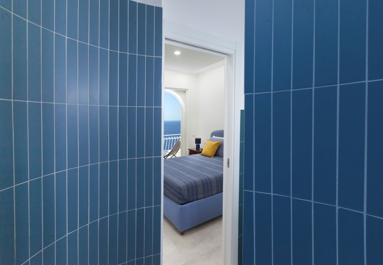 Villa in Massa Lubrense - AMORE RENTALS - Villa Domus Franca with Seafront Shared Pool