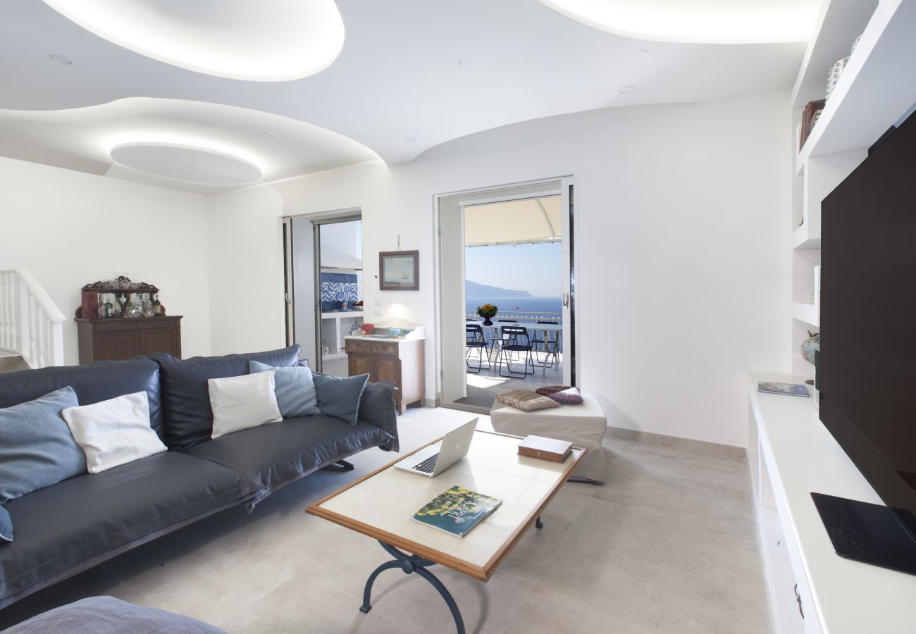 Villa in Massa Lubrense - AMORE RENTALS - Villa Domus Franca with Seafront Shared Pool