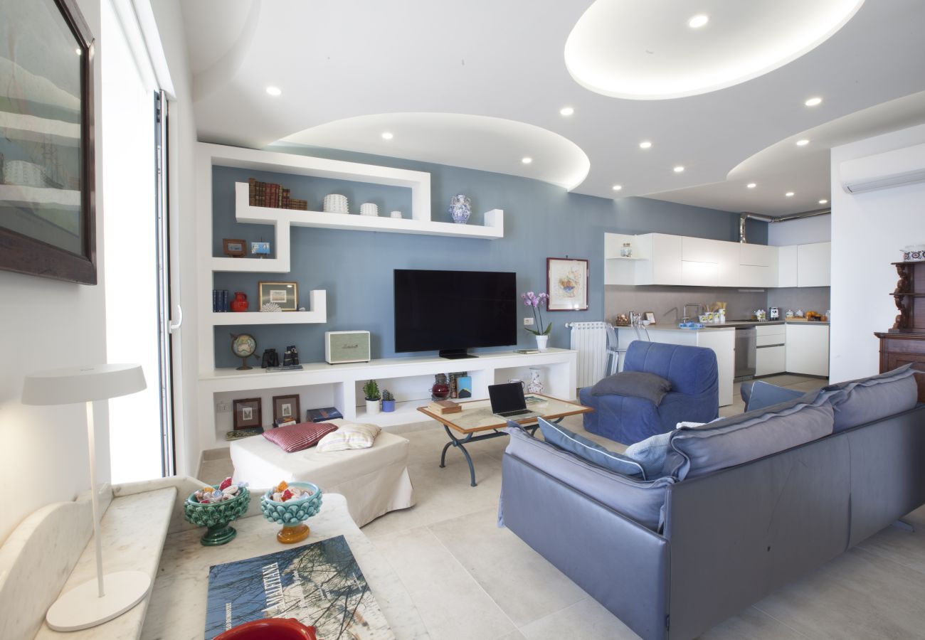 Villa in Massa Lubrense - AMORE RENTALS - Villa Domus Franca with Seafront Shared Pool
