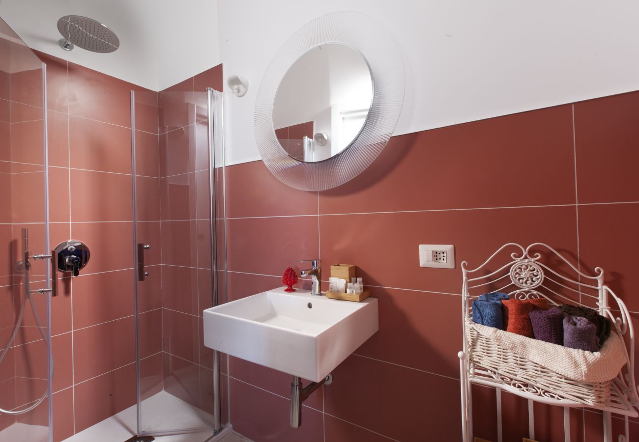 Villa in Massa Lubrense - AMORE RENTALS - Villa Domus Franca with Seafront Shared Pool