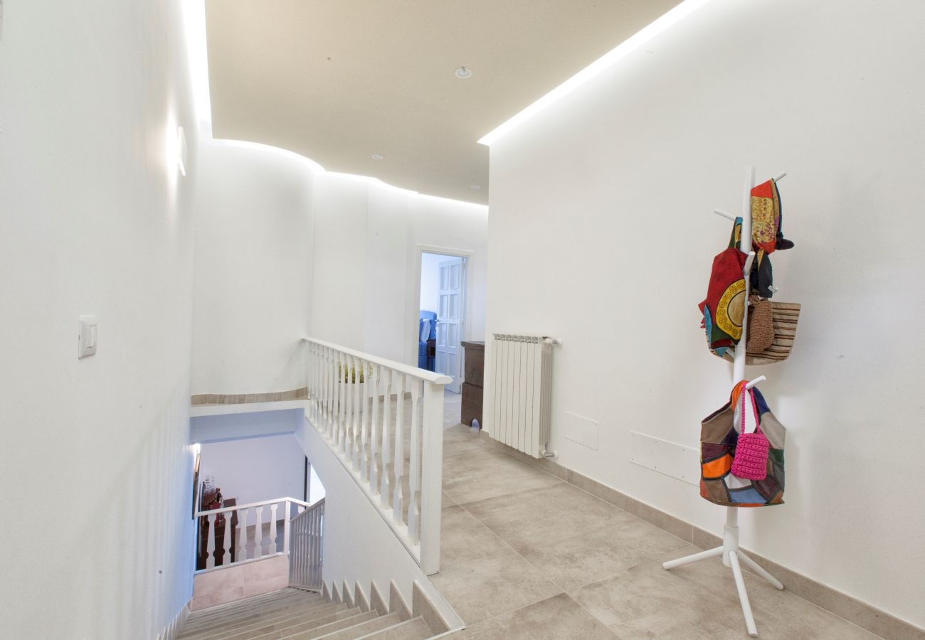 Villa in Massa Lubrense - AMORE RENTALS - Villa Domus Franca with Seafront Shared Pool