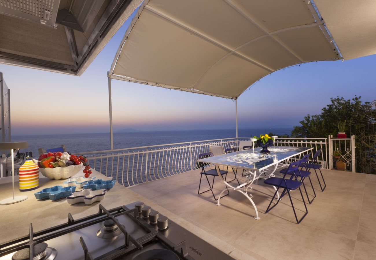 Villa in Massa Lubrense - AMORE RENTALS - Villa Domus Franca with Seafront Shared Pool