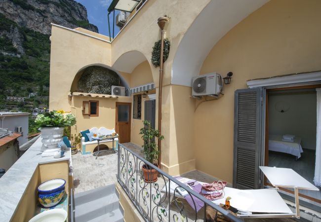 House in Positano - AMORE RENTALS - Residence Barbera with Terrace and Air Conditioning