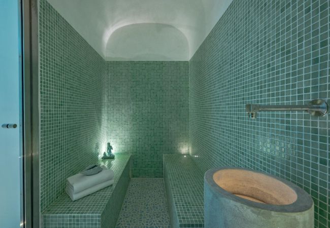 Villa in Positano - AMORE RENTALS - Villa Elio with Sea View, Heated Pool and Parking Villa in Positano - AMORE RENTALS - Villa Elio with Sea View, Heated Pool and Parking