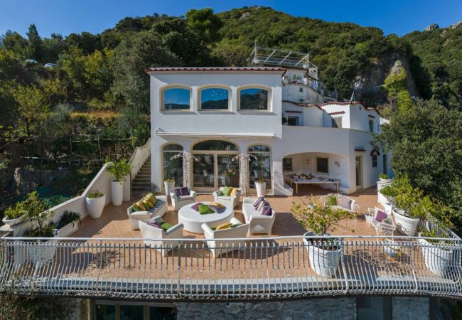 Villa in Positano - AMORE RENTALS - Villa Elio with Sea View, Heated Pool and Parking