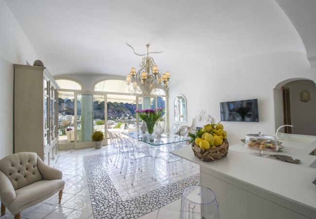 Villa in Positano - AMORE RENTALS - Villa Elio with Sea View, Heated Pool and Parking Villa in Positano - AMORE RENTALS - Villa Elio with Sea View, Heated Pool and Parking
