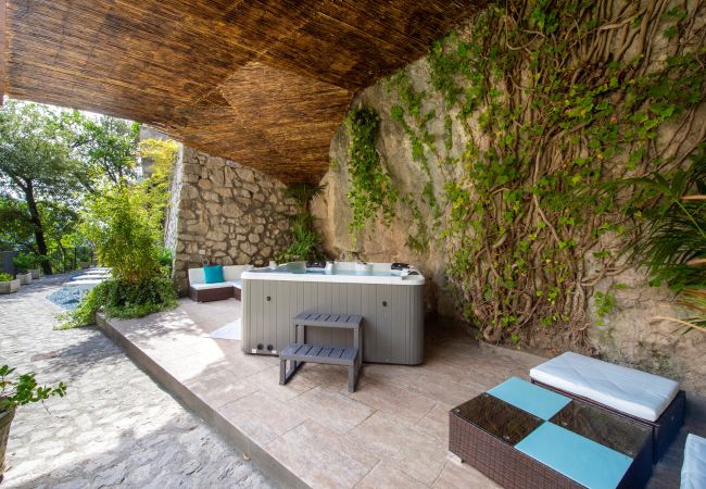 Villa in Positano - AMORE RENTALS - Villa Elio with Sea View, Heated Pool and Parking Villa in Positano - AMORE RENTALS - Villa Elio with Sea View, Heated Pool and Parking