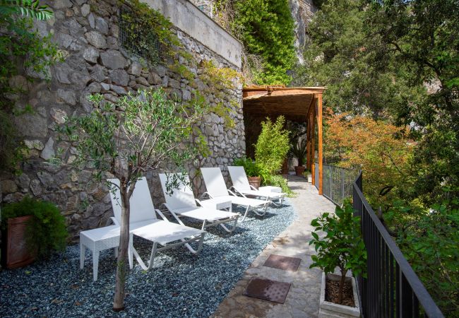 Villa in Positano - AMORE RENTALS - Villa Elio with Sea View, Heated Pool and Parking Villa in Positano - AMORE RENTALS - Villa Elio with Sea View, Heated Pool and Parking
