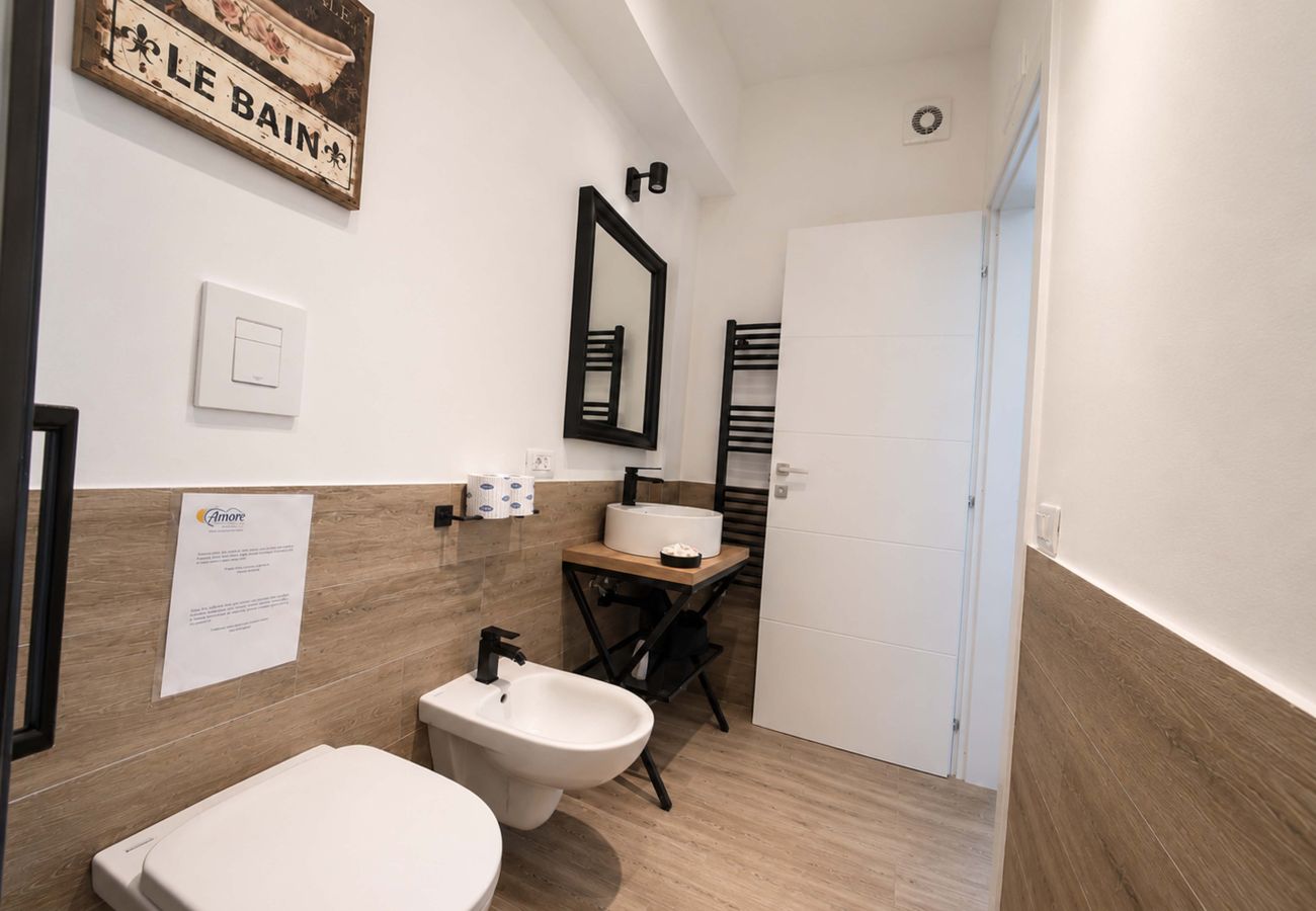 Apartment in Sorrento - AMORE RENTALS - La Casetta di Anna with Air Conditioning and Wi-Fi