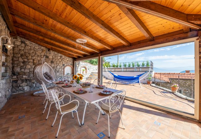 Villa/Dettached house in Sorrento - AMORE RENTALS - Villa Grazielluccia with Sea View and Parking