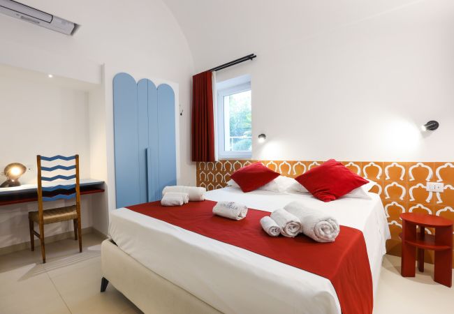 Villa in Anacapri - AMORE RENTALS - Villa Olivella with Pool, Garden and Sea View Villa in Anacapri - AMORE RENTALS - Villa Olivella with Pool, Garden and Sea View