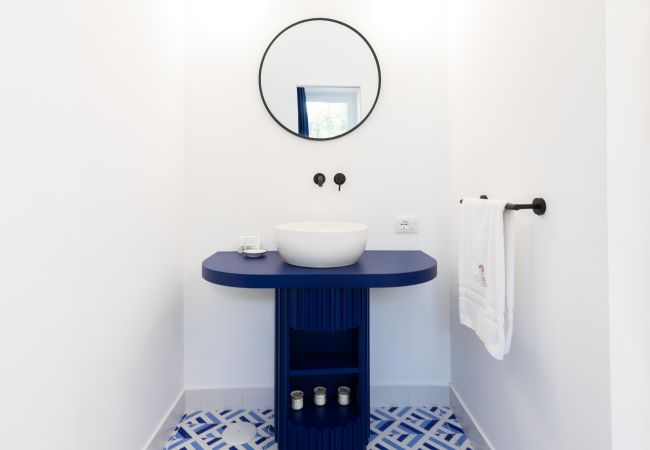 Villa in Anacapri - AMORE RENTALS - Villa Olivella with Pool, Garden and Sea View Villa in Anacapri - AMORE RENTALS - Villa Olivella with Pool, Garden and Sea View