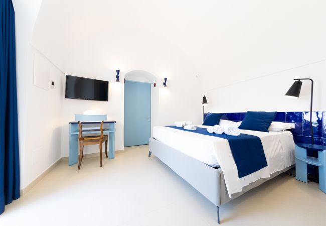 Villa in Anacapri - AMORE RENTALS - Villa Olivella with Pool, Garden and Sea View Villa in Anacapri - AMORE RENTALS - Villa Olivella with Pool, Garden and Sea View