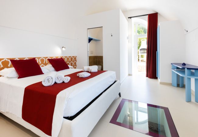 Villa in Anacapri - AMORE RENTALS - Villa Olivella with Pool, Garden and Sea View Villa in Anacapri - AMORE RENTALS - Villa Olivella with Pool, Garden and Sea View