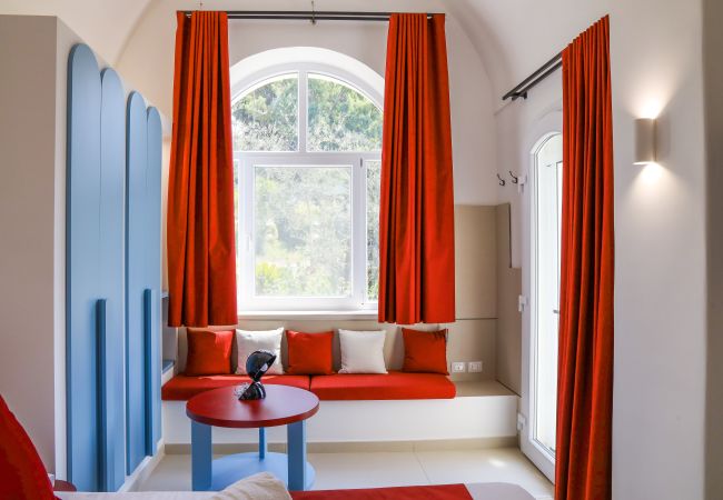 Villa in Anacapri - AMORE RENTALS - Villa Olivella with Pool, Garden and Sea View Villa in Anacapri - AMORE RENTALS - Villa Olivella with Pool, Garden and Sea View