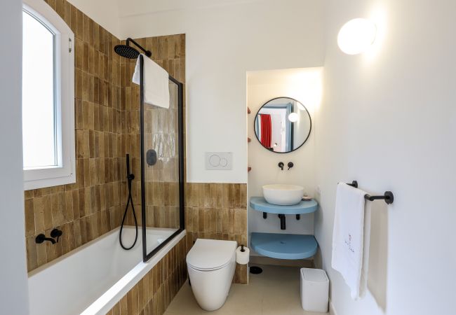 Villa in Anacapri - AMORE RENTALS - Villa Olivella with Pool, Garden and Sea View Villa in Anacapri - AMORE RENTALS - Villa Olivella with Pool, Garden and Sea View