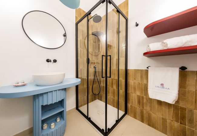 Villa in Anacapri - AMORE RENTALS - Villa Olivella with Pool, Garden and Sea View Villa in Anacapri - AMORE RENTALS - Villa Olivella with Pool, Garden and Sea View