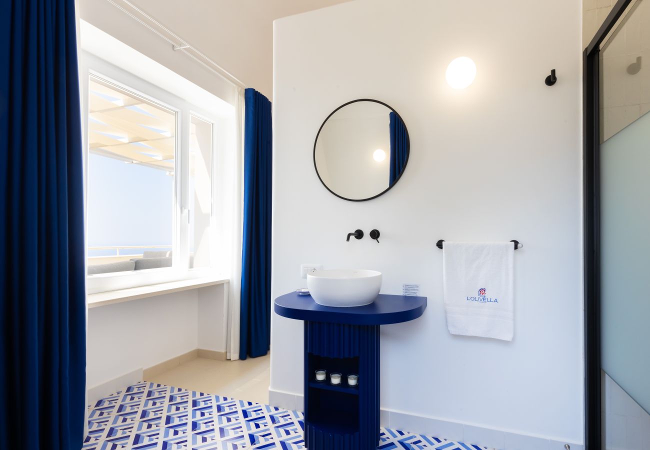 Villa in Anacapri - AMORE RENTALS - Villa Olivella with Pool, Garden and Sea View