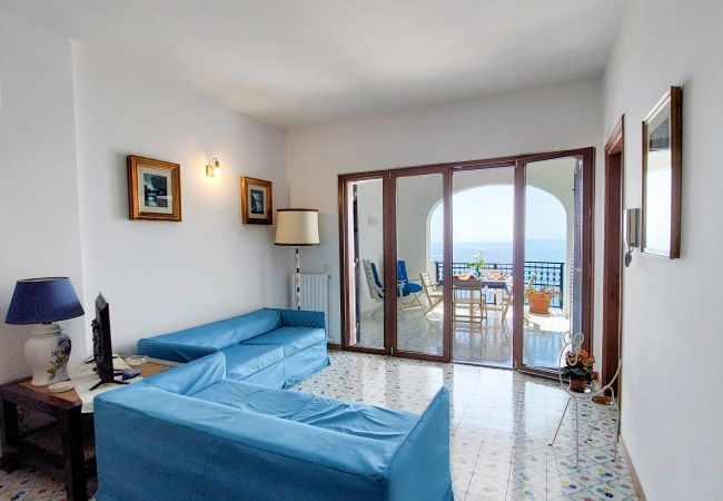 House in Praiano - AMORE RENTALS - Casa Gianna with Sea View and Direct Access to the Sea House in Praiano - AMORE RENTALS - Casa Gianna with Sea View and Direct Access to the Sea