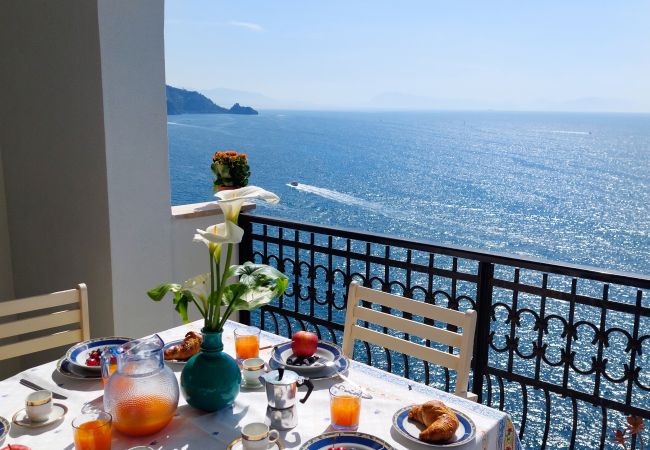 House in Praiano - AMORE RENTALS - Casa Gianna with Sea View and Direct Access to the Sea House in Praiano - AMORE RENTALS - Casa Gianna with Sea View and Direct Access to the Sea